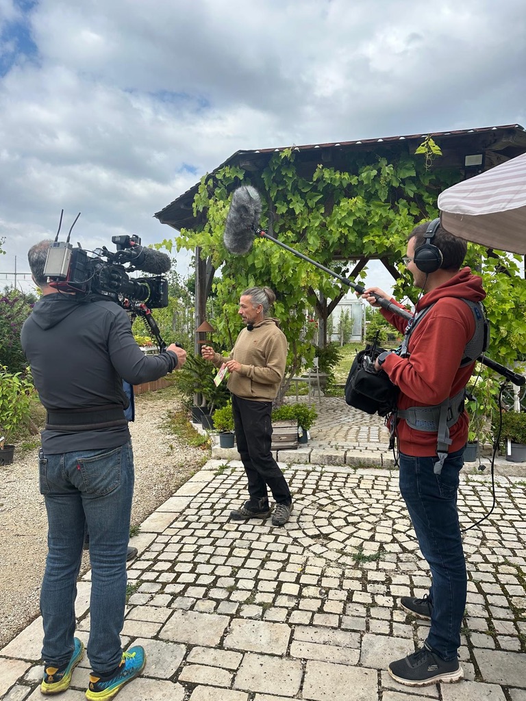 BR Filmteam zu Gast in der Baumschule